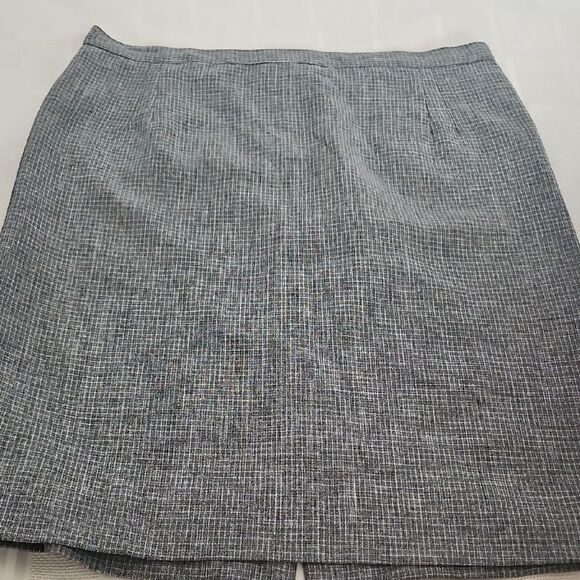 Gray Mini Pencil Skirt for Work - Picture 12 of 16